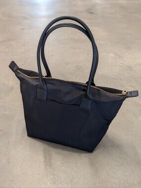 UNIVERSAL THREAD black top zip purse bag